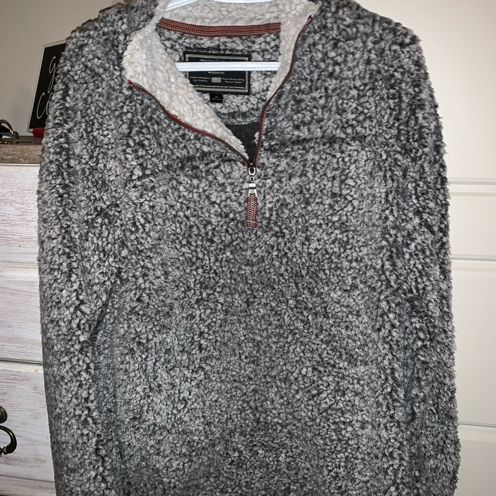 Men’s true grit pullover size XS